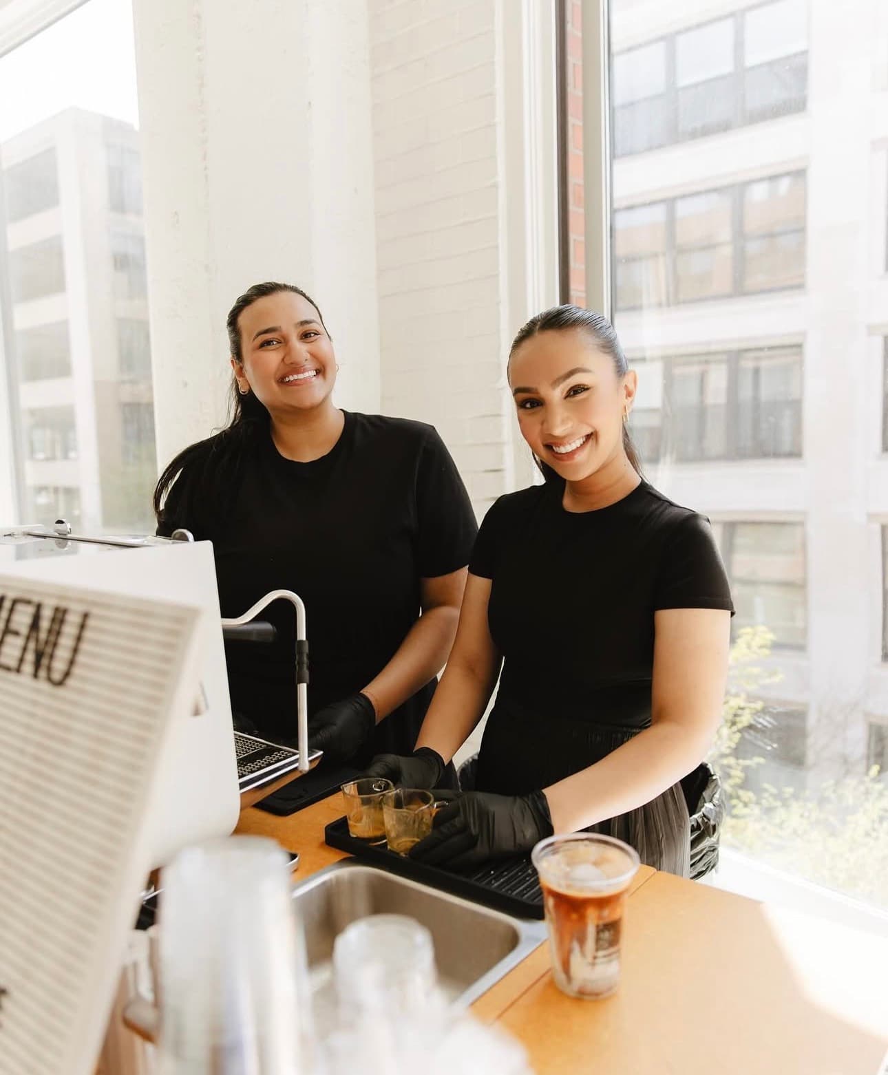 Sara and Anum, founders of DejaBrew